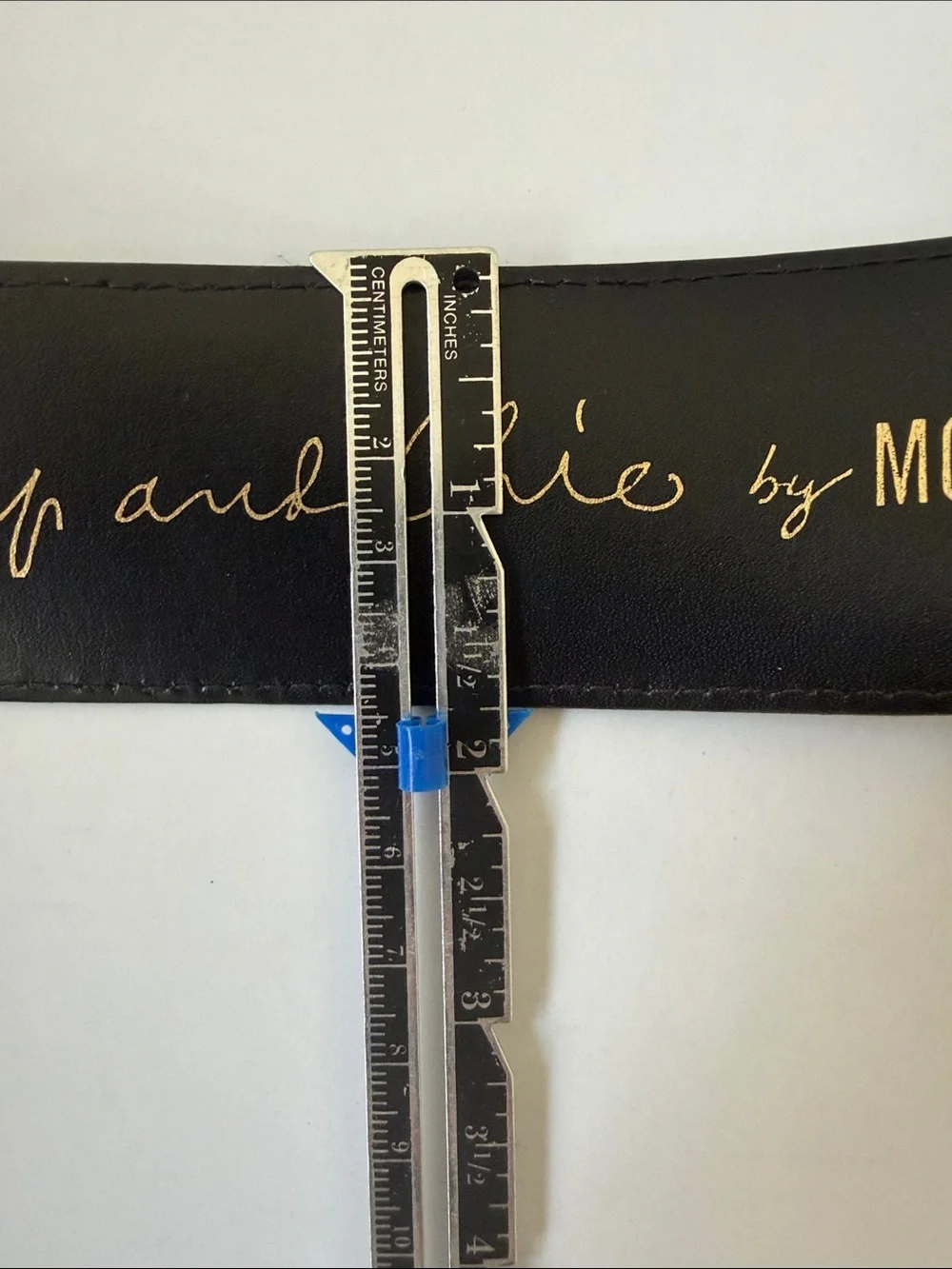 Moschino Cheap & Chic Black Leather Belt with Gold Heart Buckle Size EU (IT) 46